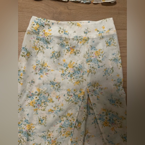 With Jean Avena Top and Leona Skirt Set XS/S - Picture 6 of 8